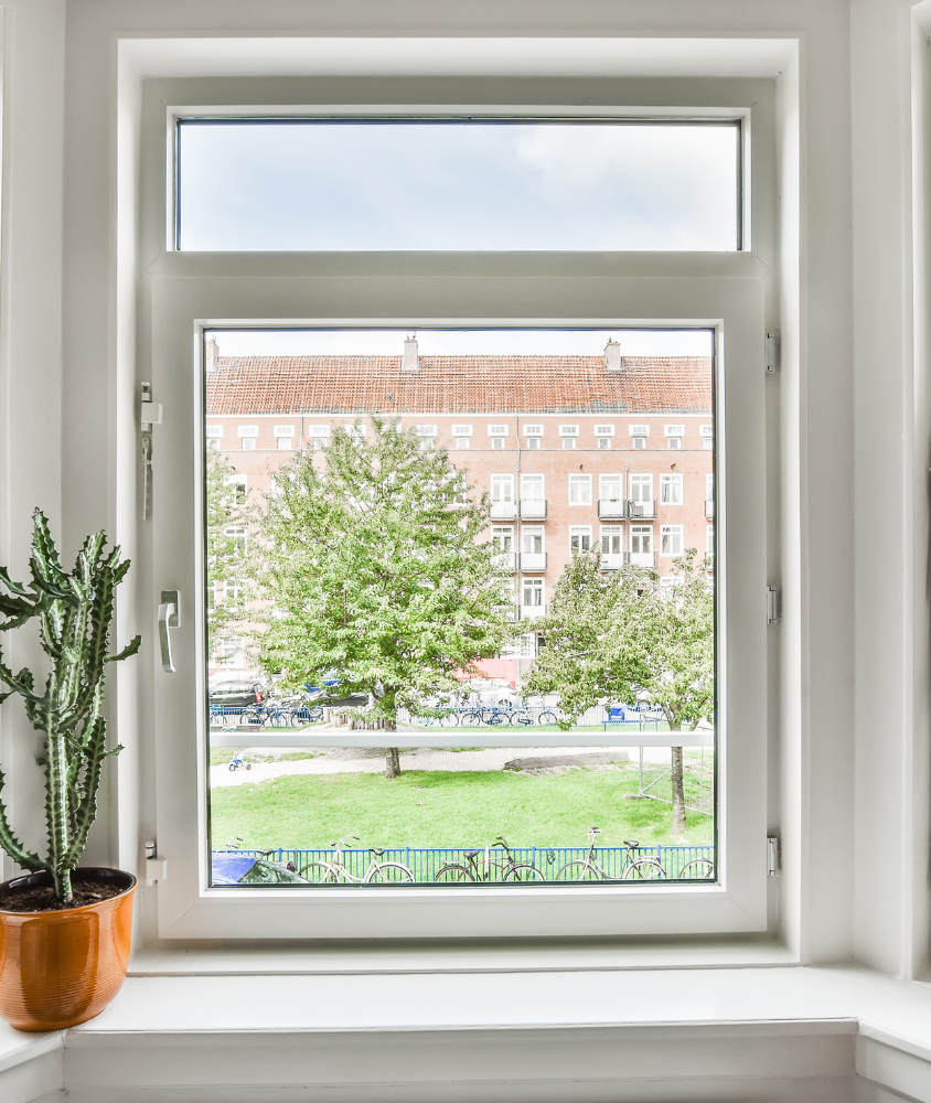 janela de vidro em Ubatuba